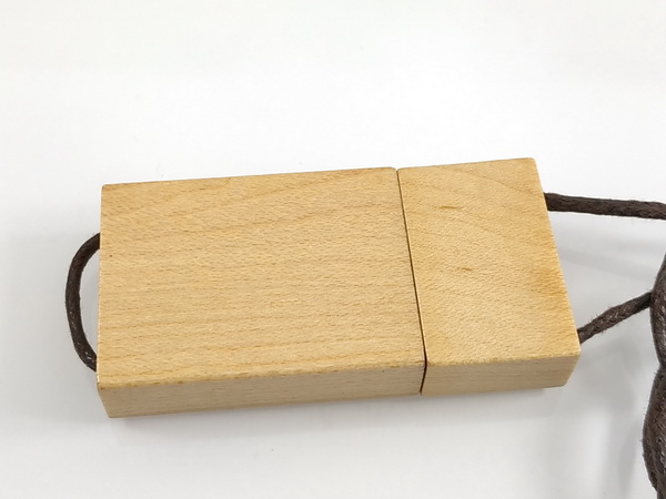 Деревянная флешка