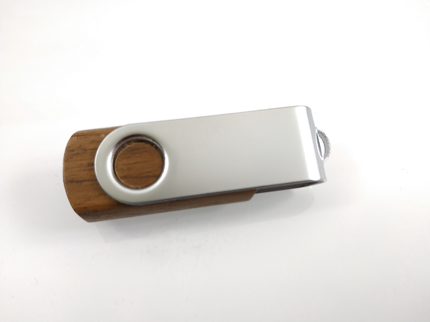 Флешка из дерева