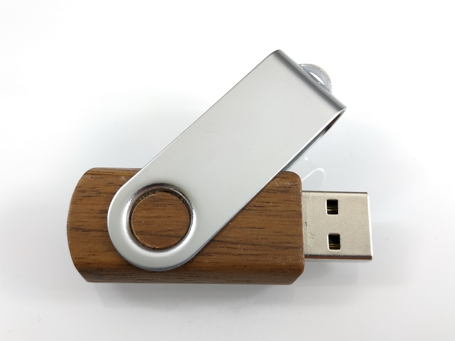 Флешка из дерева